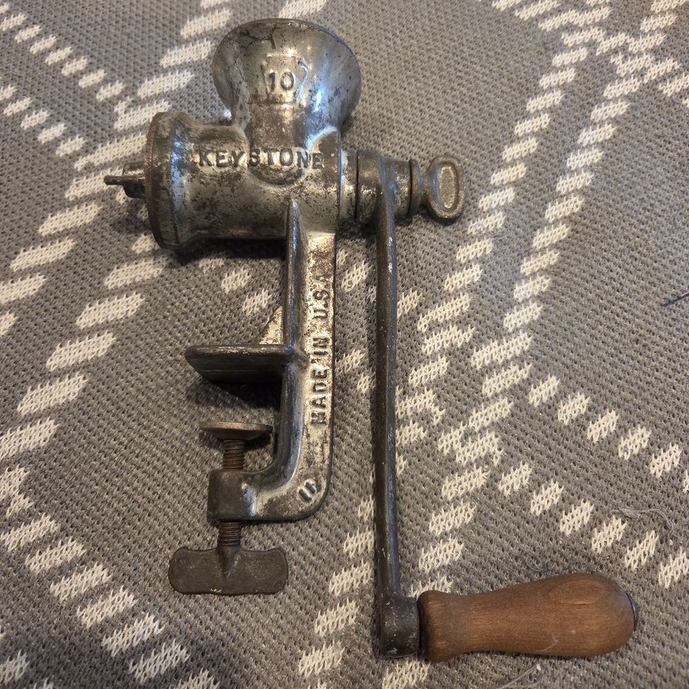 Keystone Vintage Metal Hand Grinder - Silver